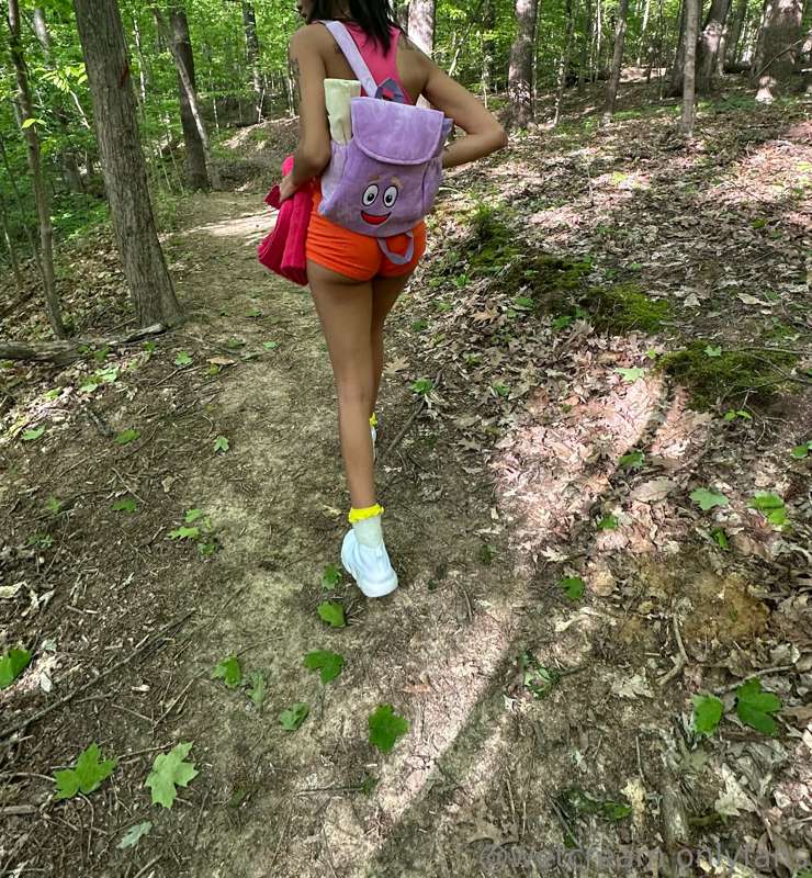 doraaaaa the explorer 💛 who want public content ( had to p i.. 33