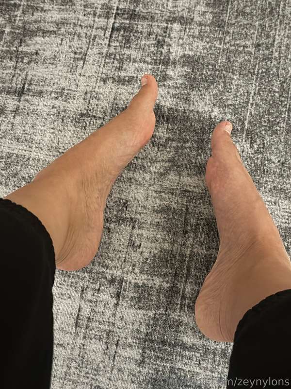Zeynylons - Onlyfans - 15 Mar, 2025