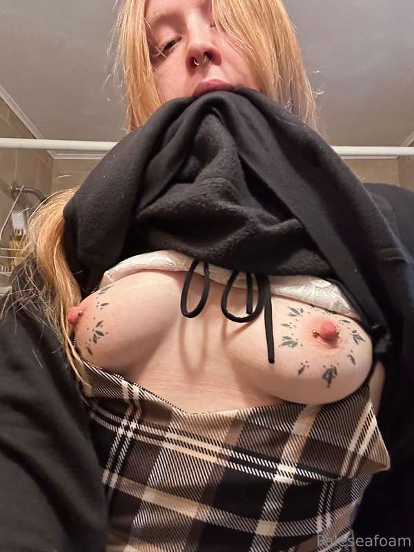 Paleseafoam - Onlyfans - 29 Mar, 2024 2