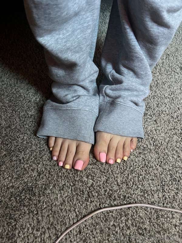Some pics from last week 🩷 I’m ready for a new pedi. I’ve le.. 10