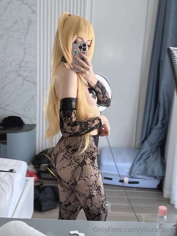 My new Misa cosplay 🤍
By the way, I'm not wearing panties ~ 5