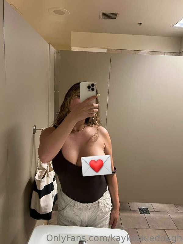 Oops, tits out 🍈🍈