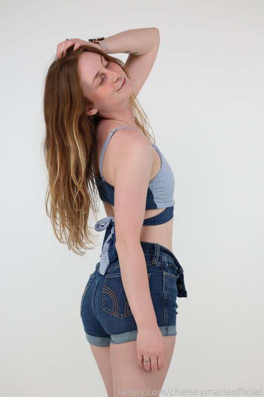 Chelseymarieofficial - Fansly - 03 May, 2025 8