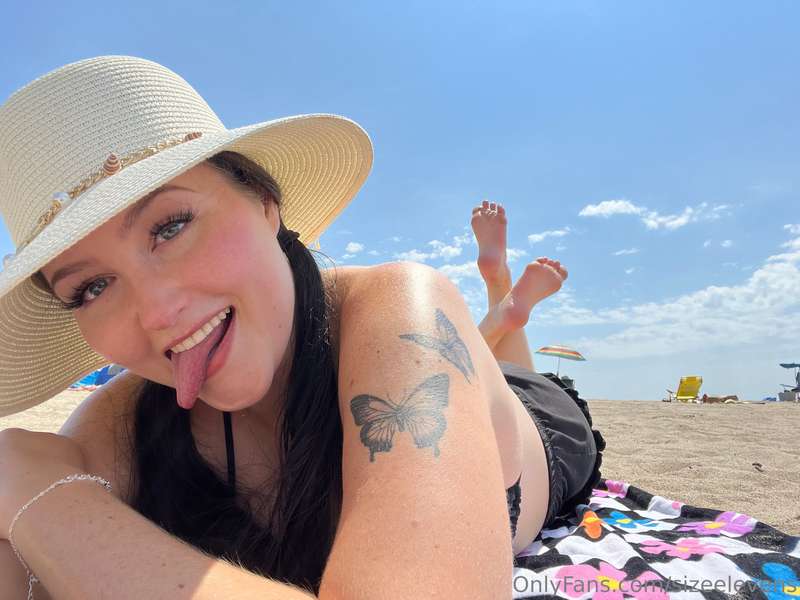 Need some cream for my back☀️⛱️ swipe to see how damn dirty .. 4
