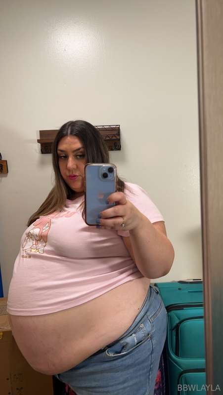 Look at how my huge full belly just bulges and hangs so far .. 1