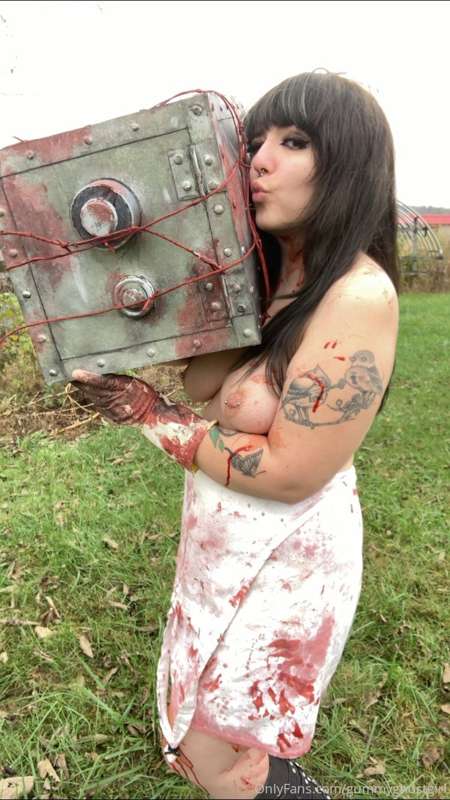 I’m the Keeper from the Evil Within! 🔨 but I’d like to be th.. 1
