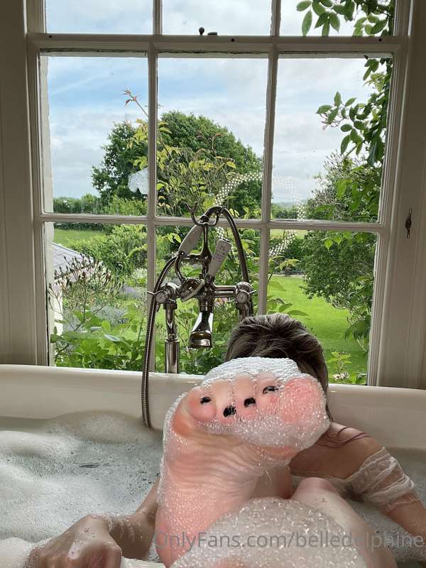 Some foot content for u incase it’s up ur street ;) 
🐾 1