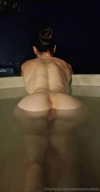 Hot tub nudist heaven 🤪✨️ Cum & join me in the love tube 😈💞 .. 4