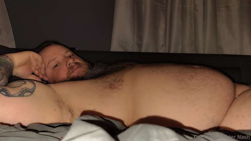 Can't sleep...... wanna cum keep me company 