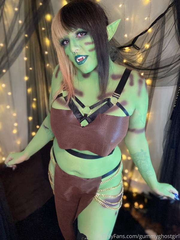 Waiting for a sexy bard to come sweep me off my feet with a ..