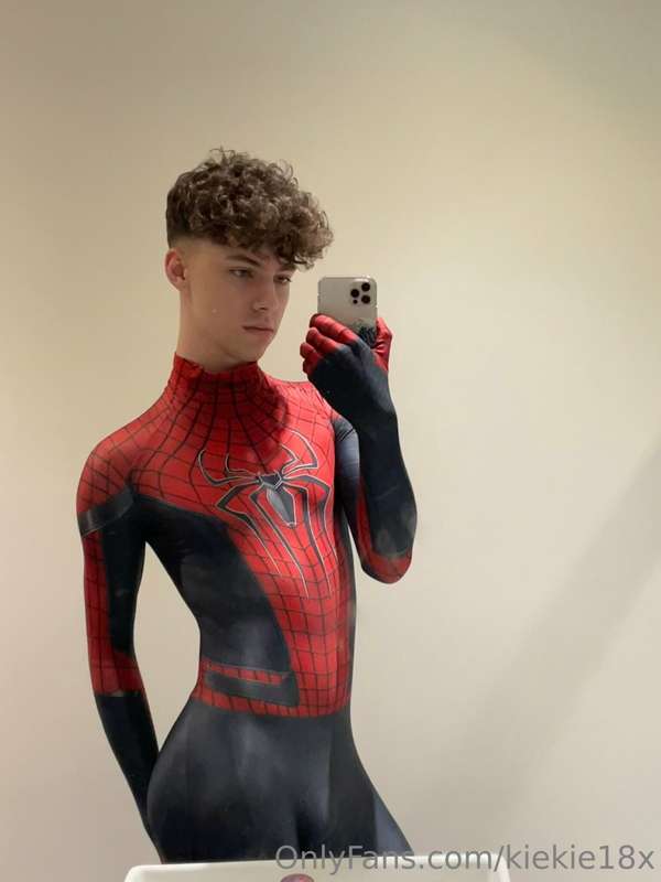 Happy Halloween from your friendly neighbourhood spider twin.. 19