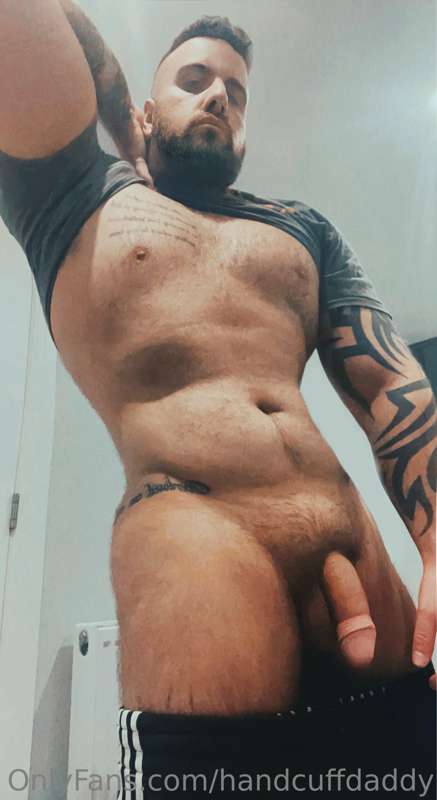 Nothing better than having a nice tan and a hair cut ❤️😈 2