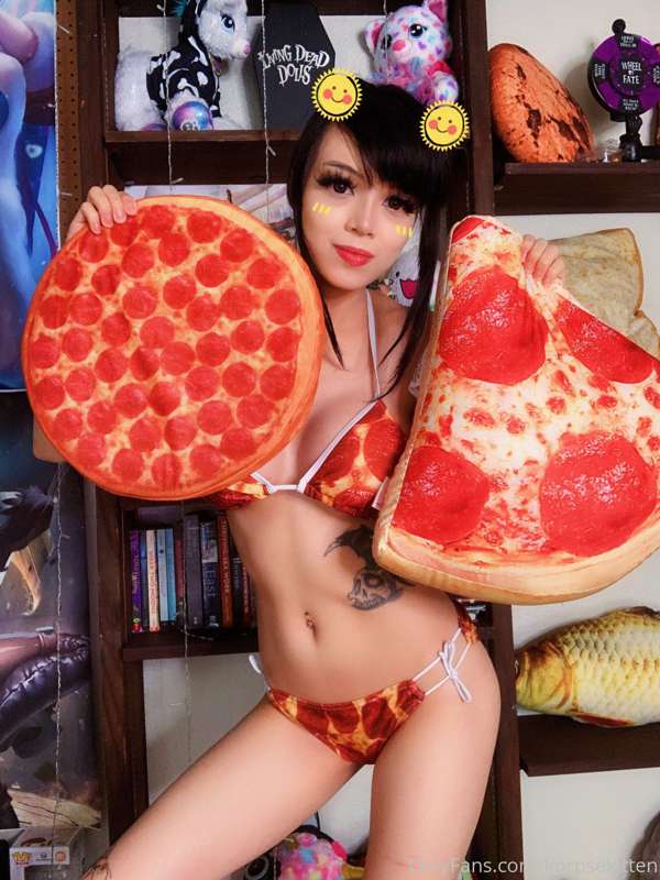 More pizza pics 🍕 11
