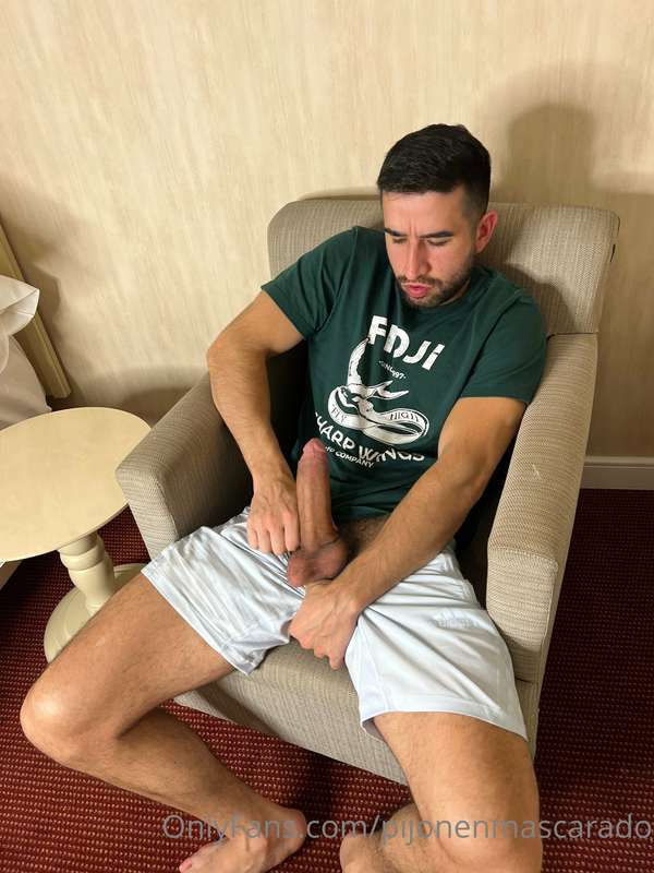 To get the hard cock out of the pants 🔥  Para sacar la verga..