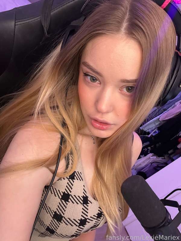 Lexiemariex - Fansly - 04 Jun, 2025 1