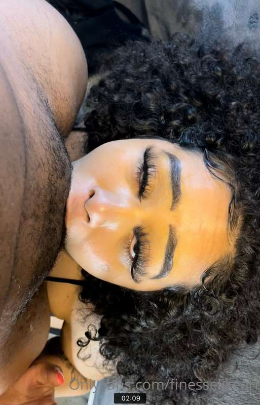 CANT BELIEVE I BASICALLY LET THIS MAN RIDE MY FACE !  SUCKIN..