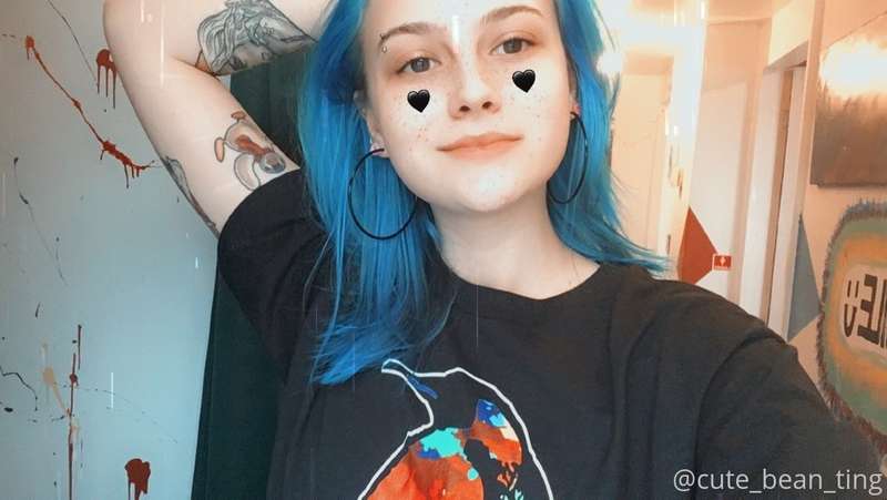 I hope everyone has a great day today! ^.^ thank you for the.. 2