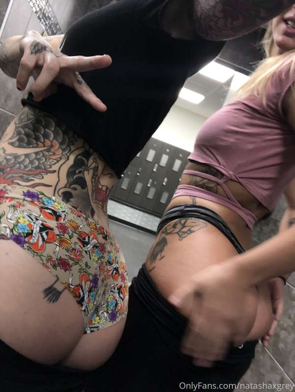 Booty pics at the gym with my bestie sommer! Getting ready f.. 5