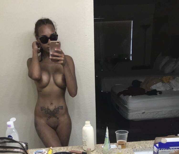 Old holiday nudee. Can you guess where I was? 😏