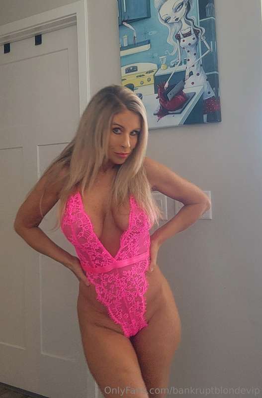 Hottt pinkThis one has definitely gotten too big for meWho w.. 11