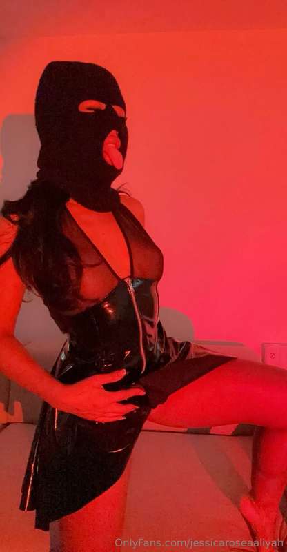 You, me.... 👉🍑🍆💦👅🤤 Need I say more?