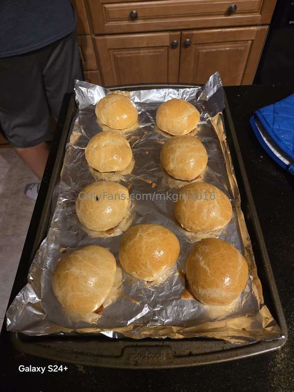 Prepping for family dinner this weekend! My best lookin buns..