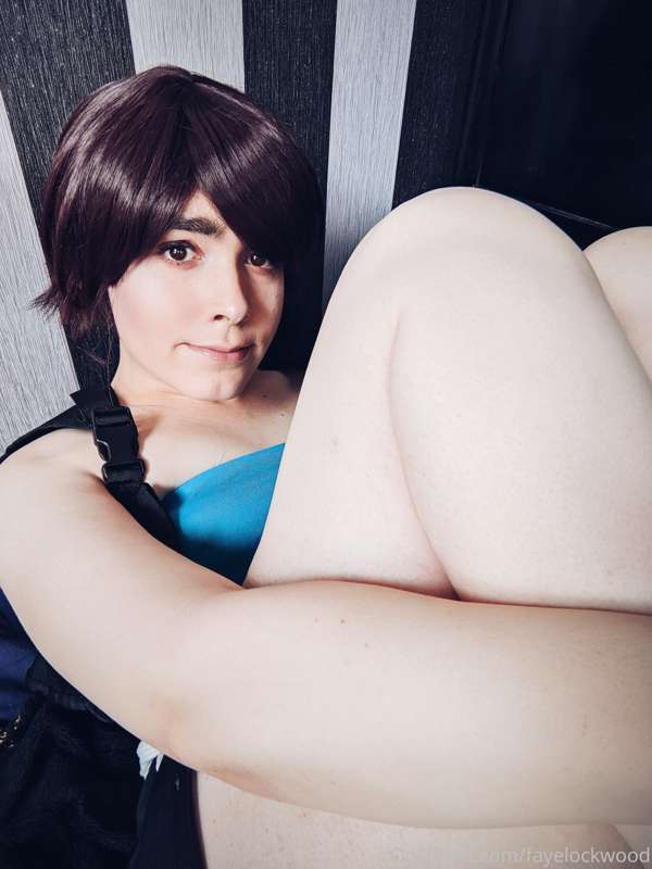 I don't normally upload SFW pictures but I'm gorgeous here 🤭.. 1