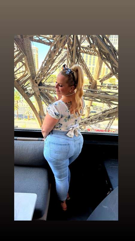 ✨🍷🫶🏻🩵 Sunday funday in jeans  2