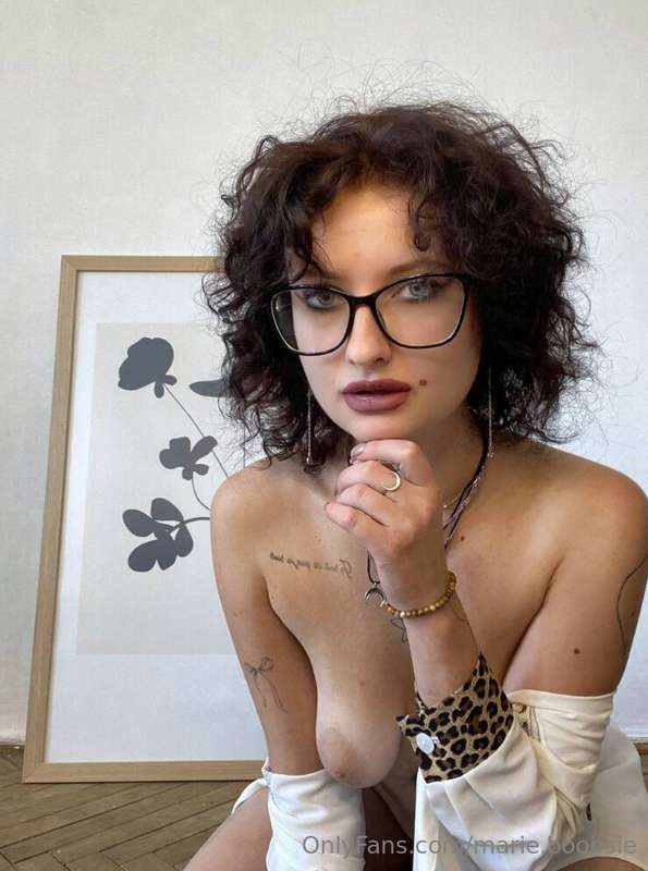 This baby @jessica_sexology wants you to take off everything..
