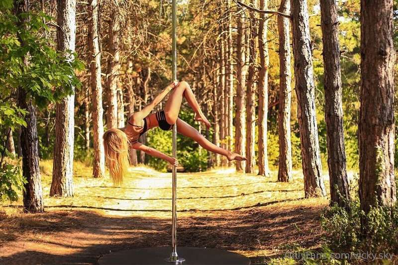 Would you like I dance for you on your “pole” 🍌💦🩷 5