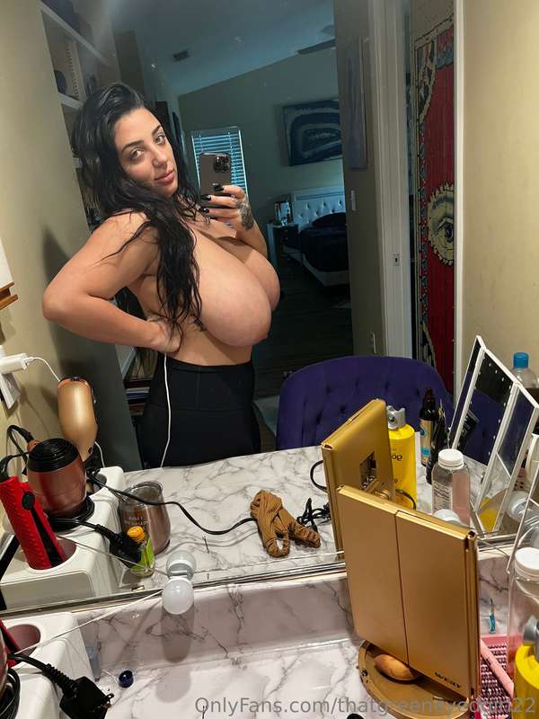 my titties are so big 😂 2
