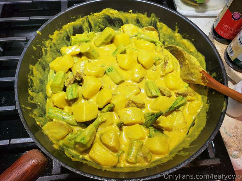 Okra Potato Coconut Curry 🍛  2
