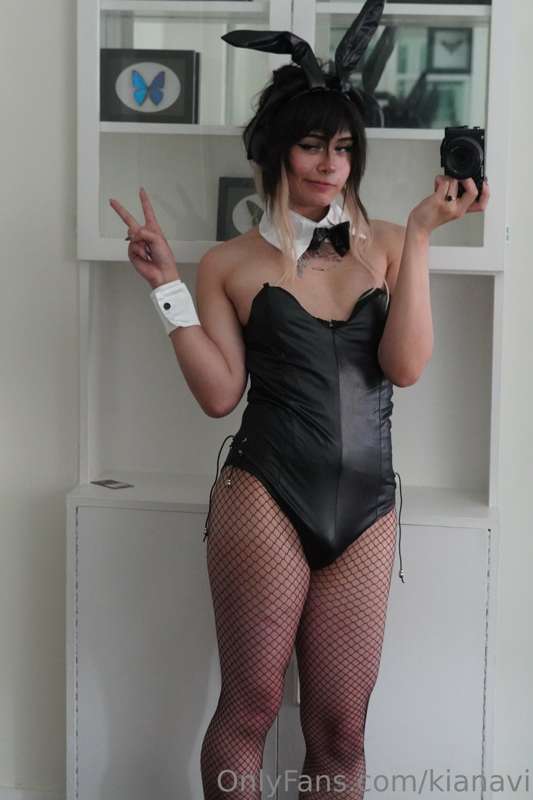 Hiyaaaaa!! Here are the rest of the bunny pics I took from y.. 23