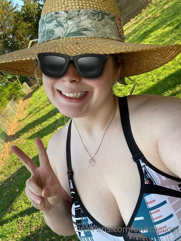 Spent the day outside doing yard work in my new (thrifted) s..