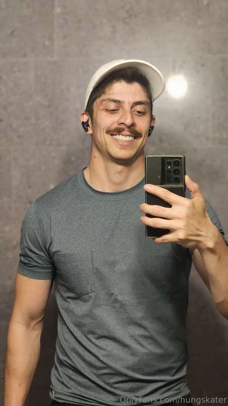 If you're wondering what's got me smiling like this it's bec.. 3