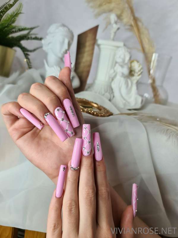 Got new nails 💗 I am in love, what do you think? :)
