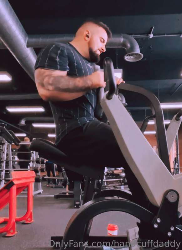 Rules of being an onlyfans creator ❤️

1. Go to the gym, and..