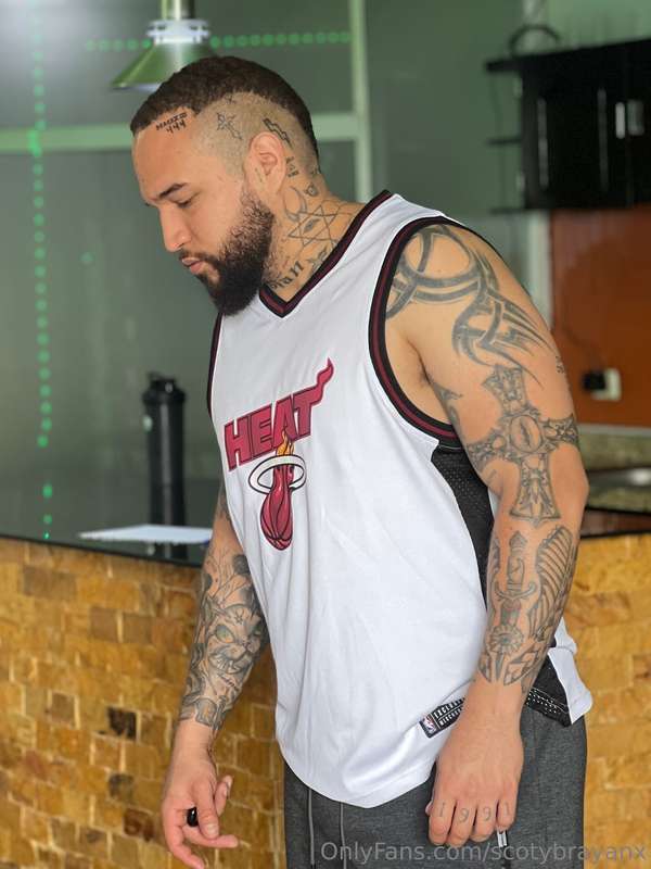 Scotybrayanx - Onlyfans - 02 Mar, 2025