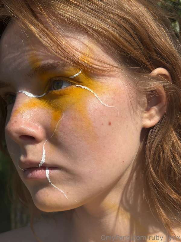 Sometimes I draw my feelings on myself ... 🎨Today-solar auda..