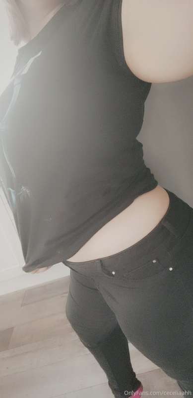 Channelling my inner emo 🤘🖤 xo