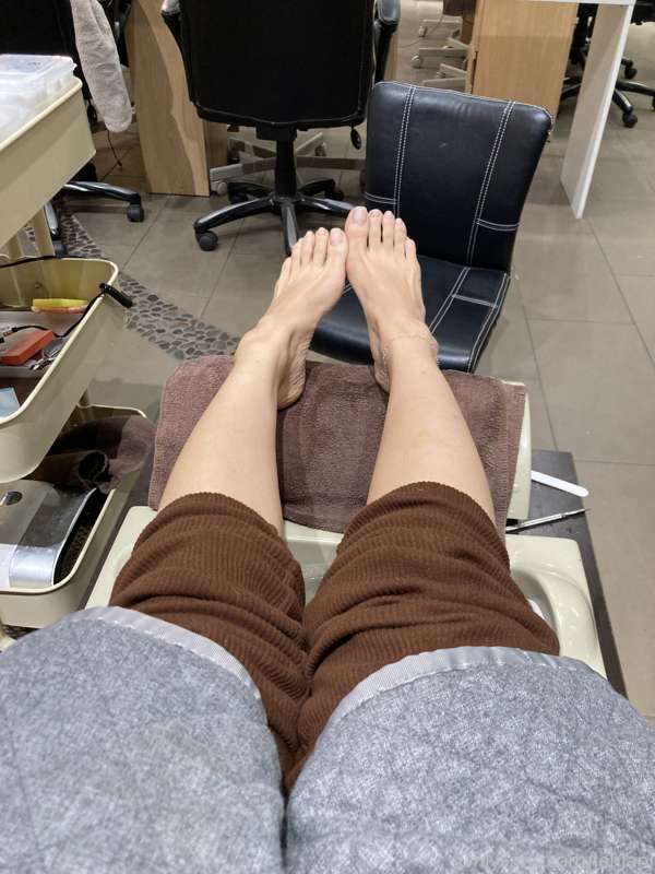 It’s just mid pedi but so many wanted to see my natural nail.. 3