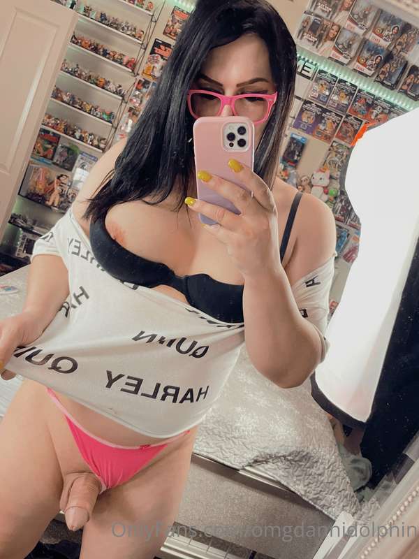 Geeky girls do it best. 💙 2