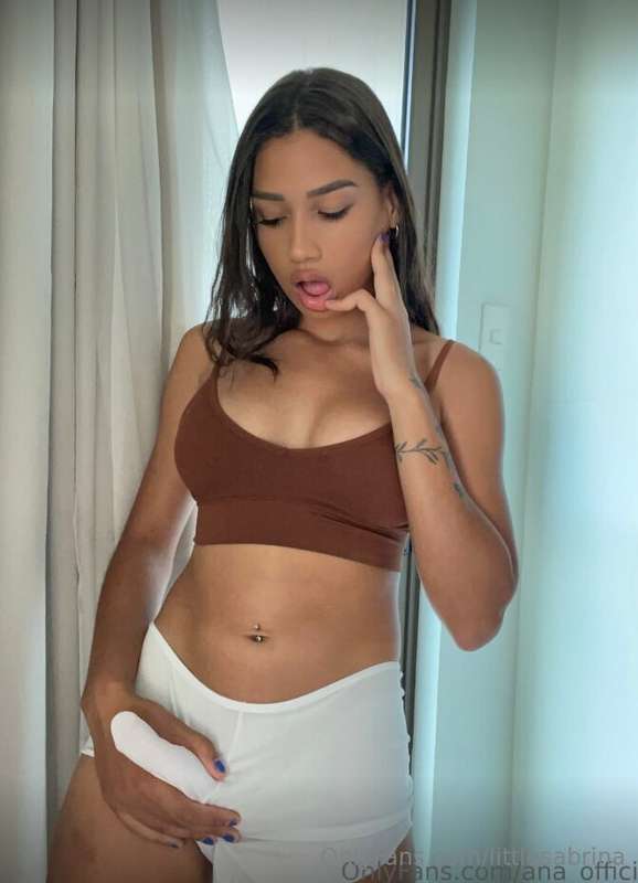 FREE SUBSCRIPTION 🫦The hottest girl with big tits @ana_offic..