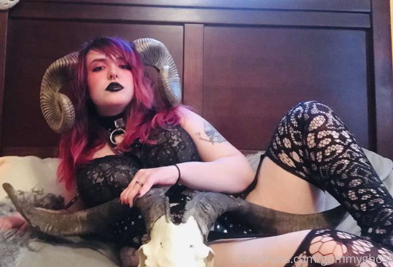 Succubus wants to seduce you 😈 30