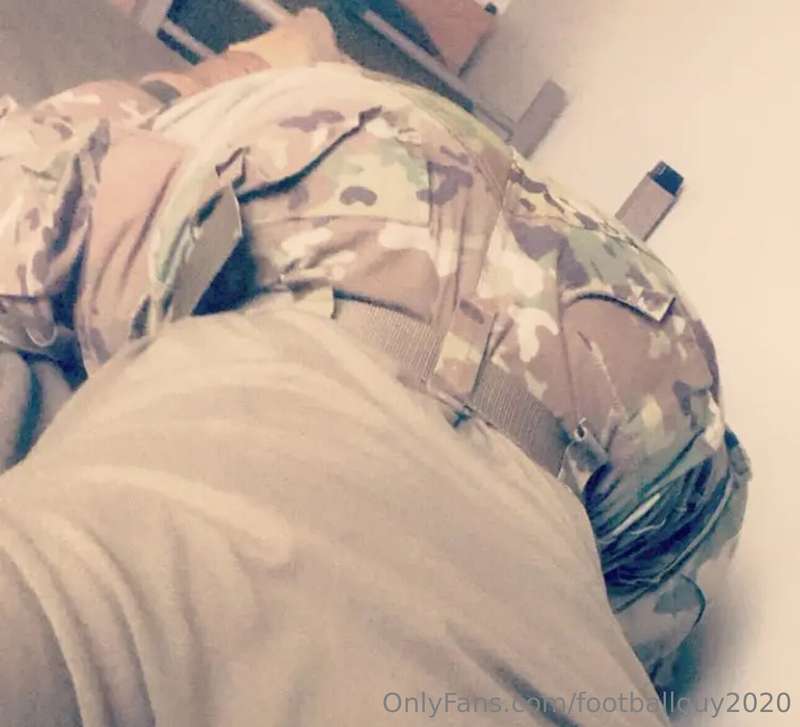 Some hot candid shots of my buddies and fellow soldiers! 4