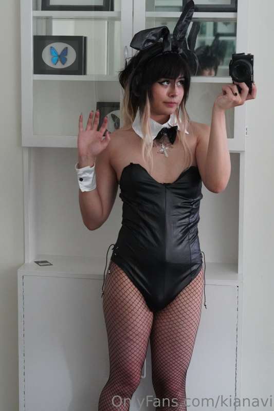 Hiiiiiiii!!!
New bunny outfit came in the mail!!
I need some.. 2