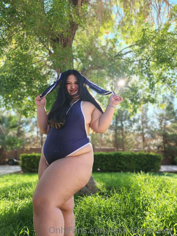 Big Booty Bunny 🐇💙 7