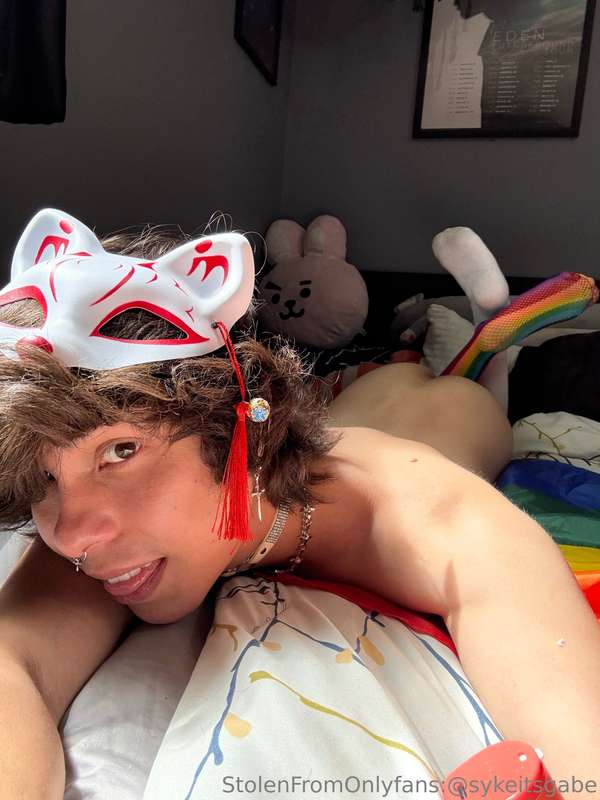 Happy pride month! 🏳️‍🌈🌈video coming tomorrow (; enjoy these.. 37