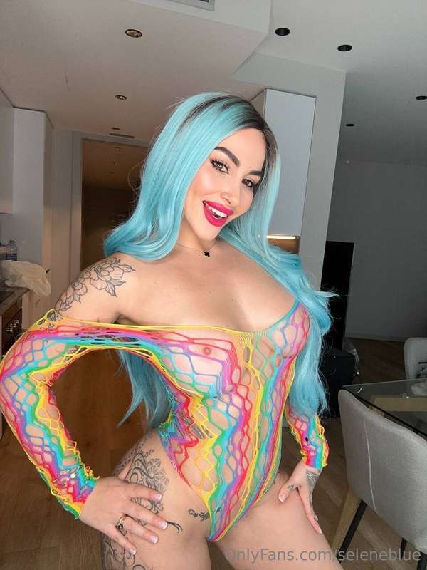 Happy Monday , start your week right with me 😋🔥
