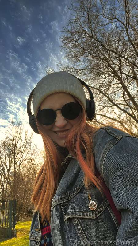 Chasing sunshine and good vibes 🌞🎧. Living life one beat at ..